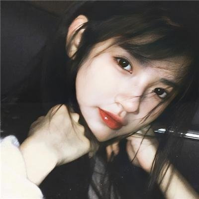 9顶假发的女孩